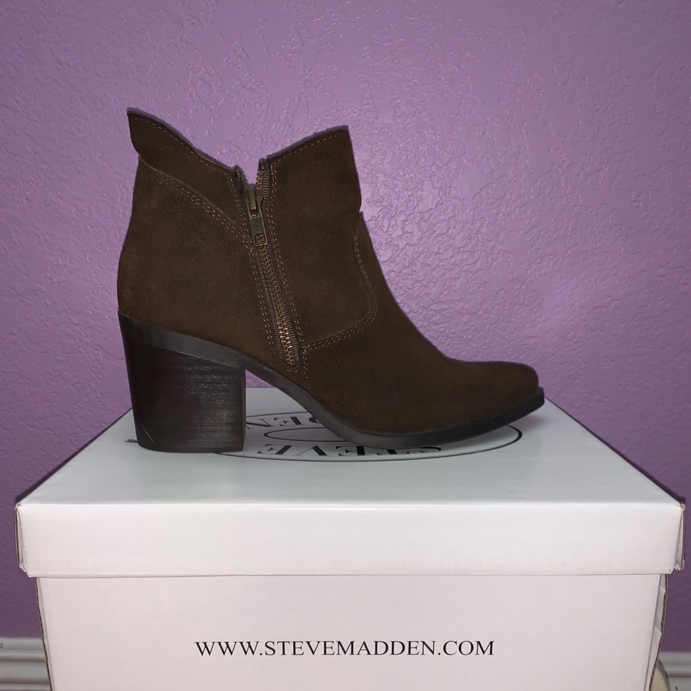 Steve Madden Pierce Suede Boots